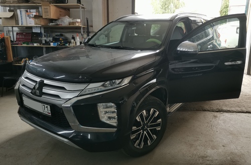 Mitsubishi Pajero Sport III